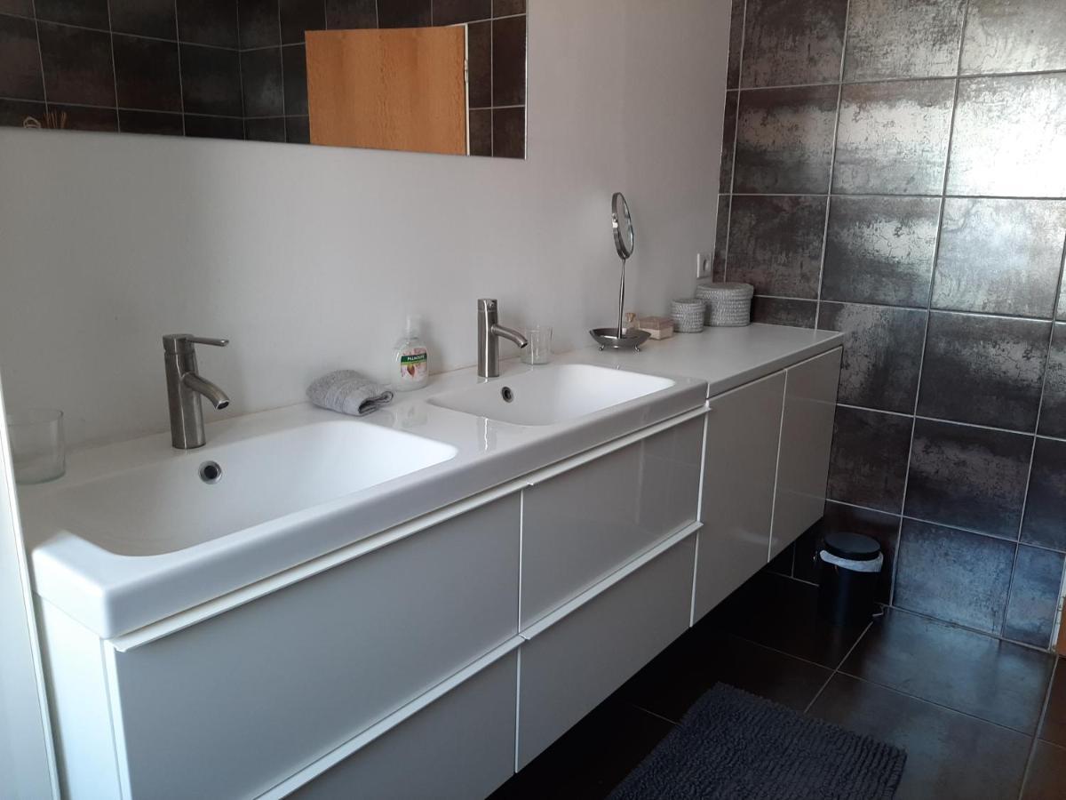 Chambre Double Dans Maison Chaleureuse Et Familiale Carcassonne Bagian luar foto